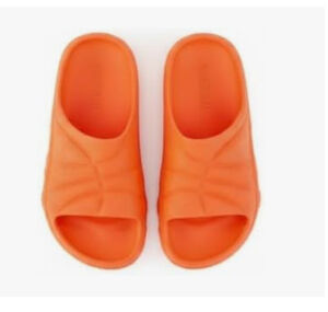 AND1 Kids Basketball Slides